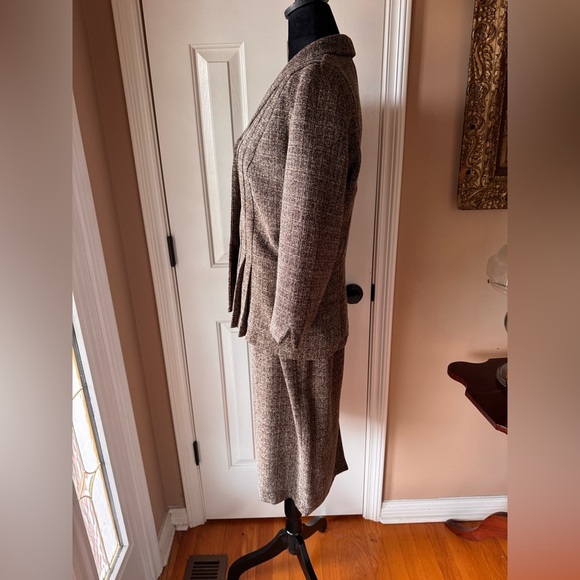 Danny & Nicole Elegant Skirt Suit size 12 - Picture 12 of 14